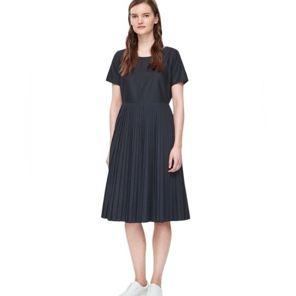 COS Navy Blue Cotton Poplin Pleated Dress size 8 - Picture 1 of 9